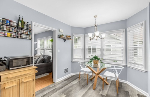 Allmendinger Heights Maison | Playful and Serene-2 Bedroom home- Walk to the stadium!