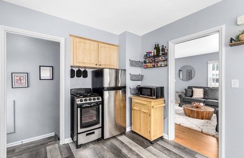 Allmendinger Heights Maison | Playful and Serene-2 Bedroom home- Walk to the stadium!