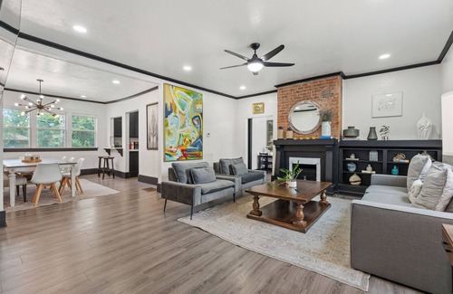 Central Oklahoma City Maison | Plaza District 6BR Oasis Walk to Art Food 15
