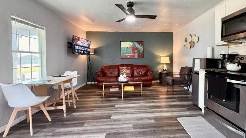 Central Oklahoma City Maison | Plaza District Budget Studio Full Kitchen #20a