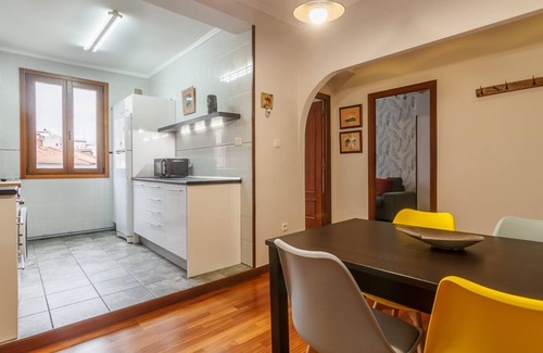 Castanos Appartement | Plaza Moraza Apartment downtown renovated wifi