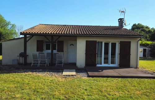 Saint-Germain-dEsteuil Maison | Pleasant house in the vineyards