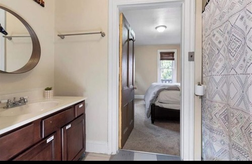 Avalon Appartement | Pleasant 2 Bedroom Getaway in Avalon, PA