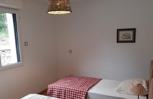 Flaujac-Poujols Maison | Pleasant 3-bedroom house for 7 people with private swimming pool and wooden beach