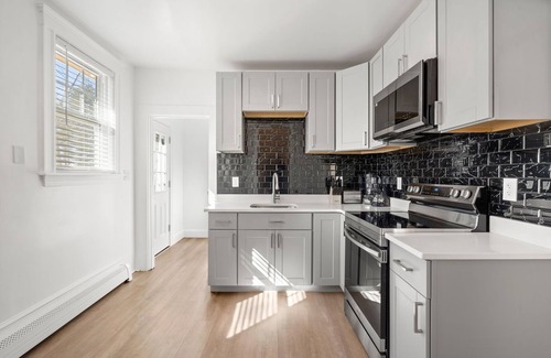 Braintree Maison | Pleasant and fully furnished 4-bedroom and two bathrooms house in Braintree MA