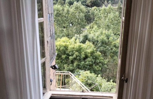 La Salvetat-sur-Agout Appartement | Pleasant Apartment La Salvetat Agout with Terrace and Mountain View