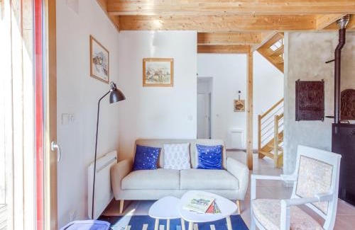 Challerange Maison | Pleasant Cottage in Challerange