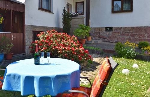Steinbach-Hallenberg Appartement | Appartement moderne à Steinbach-Hallenberg avec jardin privé