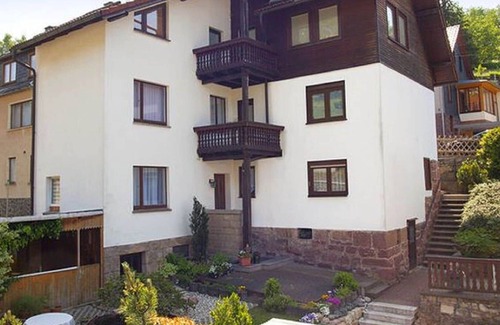 Steinbach-Hallenberg Appartement | Appartement moderne à Steinbach-Hallenberg avec jardin privé