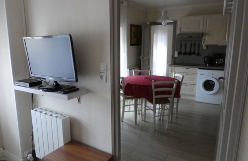 Lamalou-les-Bains Appartement | Agréable F2 avec climatisation pour curistes ou vacanciers à Lamalou les Bains
