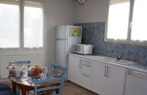 Lafrancaise Villa | GITE TRES AGREABLE PISCINE VELOS SALLE DE JEUX BABY FOOT BILLARD WIFI