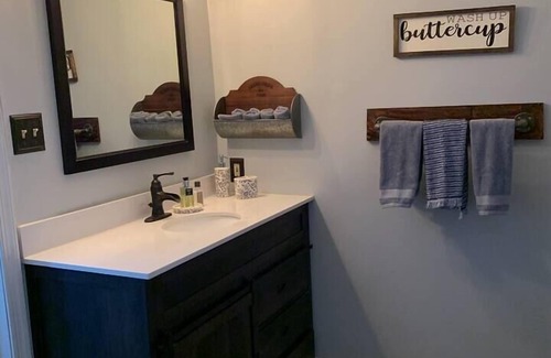 Darnestown Autre | Pleasant Hills Farm Guest Cottage (Farm Stay just 20 mins to Washington DC)