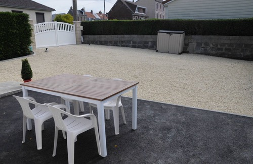 Dieppe Maison | Agréable maison ***, jardin clos fleuri, proche du port, du centre et plages