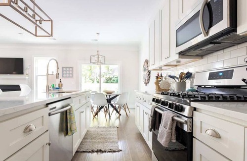Scanlonville Maison | PLEASANT PLACE: Newly Built with Pool Backyard Oasis: Close to downtown/beach