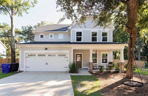 Scanlonville Maison | PLEASANT PLACE: Newly Built with Pool Backyard Oasis: Close to downtown/beach