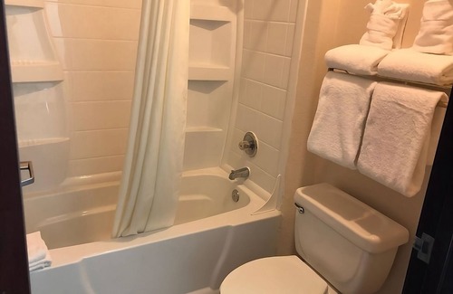 Window Rock Hôtel | Pleasant Stay! Free Breakfast, Parking, Pets Allowed, Near Cultural Center!