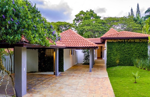 Los Lagos Villa | Perfect Caribbean get away, Piscine avec barbecue, Wifi gratuit, Jacuzzi, Gazebo