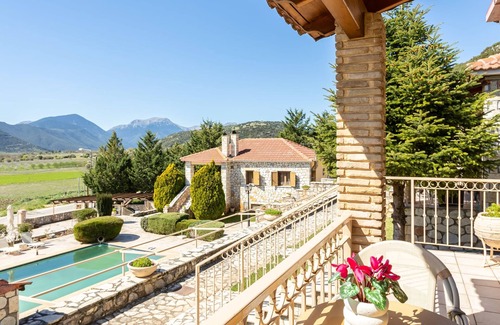 Kylini Appartement | Pleiades Jewel Maia - Corinthos Pool Bliss