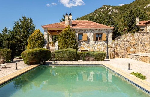 Kylini Appartement | Pleiades Jewel Meropi - Corinthos Pool Bliss