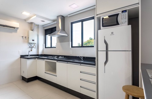 Reboucas Appartement | Pleione ⭐️ flat completo, garagem, Jd. Botânico, PUC, Centro
