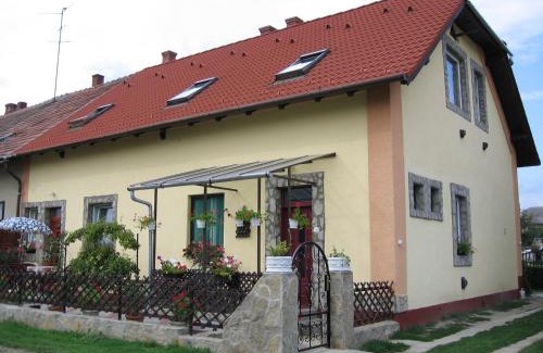 Sarvar Appartement | Pleiveisz Apartman