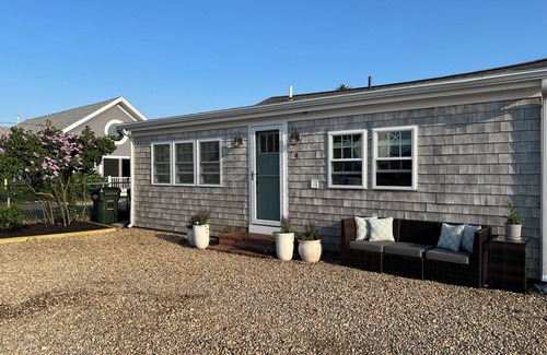 Newbury Cottage | Plum Island Beach Cottage - 4 Minute Walk To Beach!!