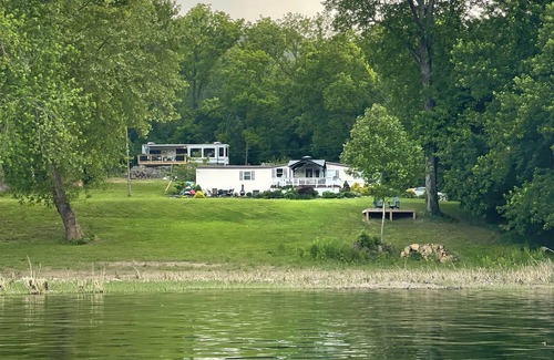 Bakerton Maison | Plum Lazy on the Potomac