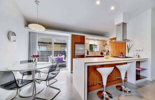 South River City Maison | The Plum Perfect Summ