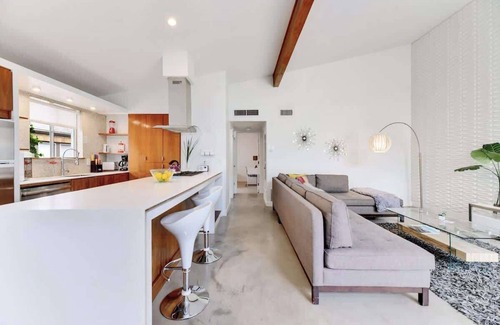 South River City Maison | The Plum Perfect Summ