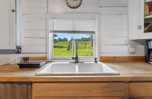 Barstow Maison | Plum Point Cottage #1