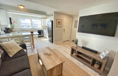 Newbury Copropriété | Plum Royale Jr: Cozy Plum Is. home w/beach access