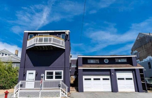 Newbury Copropriété | Plum Royale Jr: Cozy Plum Is. home w/beach access