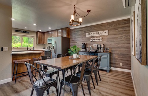 Plumas Eureka Estates Maison | Spacious 4bd + On the Golf Course + Coffee Bar + Shuffleboard