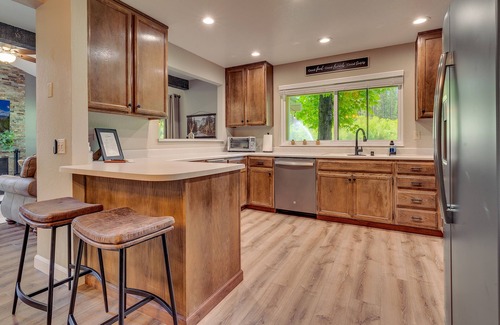 Plumas Eureka Estates Maison | Spacious 4bd + On the Golf Course + Coffee Bar + Shuffleboard