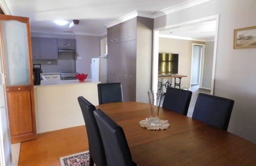 Sawyers Gully Maison | Plumstead Guesthouse – entire house in Lovedale wine country