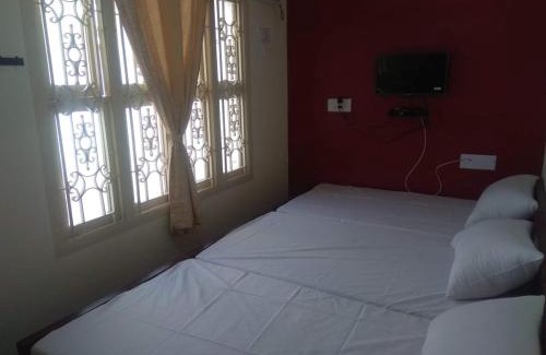 Thousand Lights Hôtel | Pmr Enclave near apollo hospital