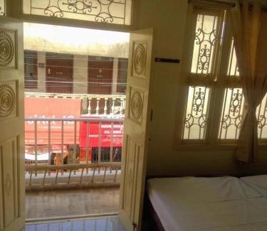 Thousand Lights Hôtel | Pmr Enclave near apollo hospital