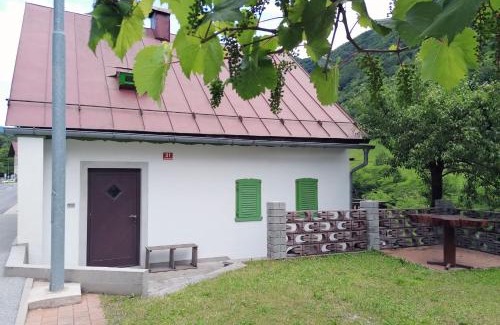 Tolmin Maison | počitniška hiška MEDVEJKE
