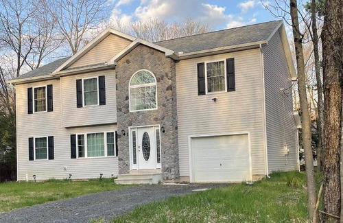 Pocono Summit Maison | Pocono Escape - Modern & Cozy