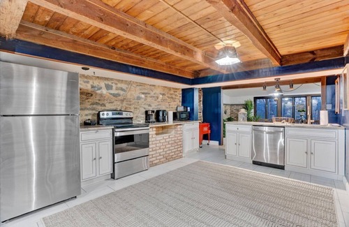 Sciota Cabine | !WOW! *POCONOS CAVE/PRIVATE POND/MINS TO CAMELBACK