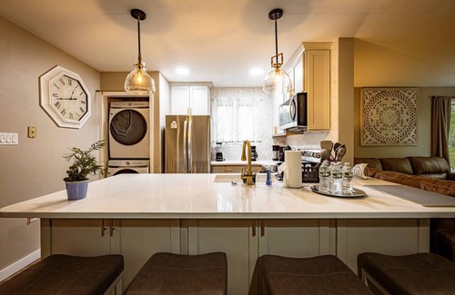 East Stroudsburg Maison | 2-bedroom, 2.5 bath Pocono Mountains hideaway in East Stroudsburg
