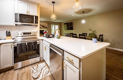 East Stroudsburg Maison | 2-bedroom, 2.5 bath Pocono Mountains hideaway in East Stroudsburg
