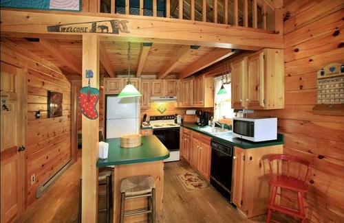 Lehighton Cabine | Poconos Log Cabin Getaway