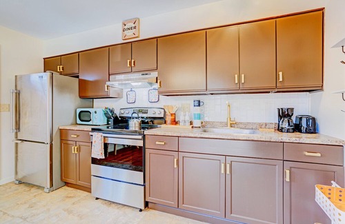 Sciota Cottage | Poconos Mountain View Cottage Near Skiing, Hiking NO CLEANING FEE!