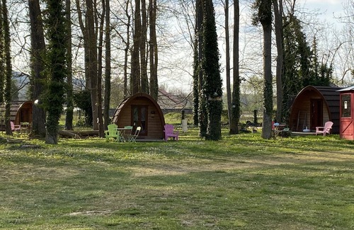 Bar-sur-Aube Cabine | Pod - Village de la Champagne