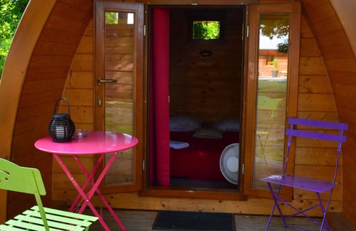 Bar-sur-Aube Cabine | Pod - Village de la Champagne