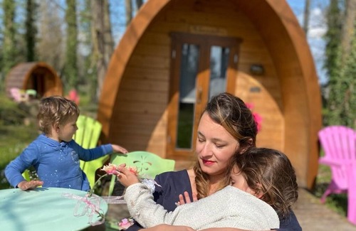 Bar-sur-Aube Cabine | Pod - Village de la Champagne