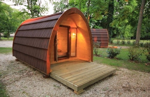 Bar-sur-Aube Cabine | Pod - Village de la Champagne