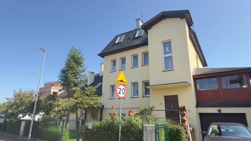 Mielno Maison | Pod Zielonym Daszkiem