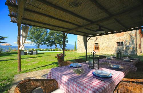 Subbiano Villa | Poggiolino by PosarelliVillas